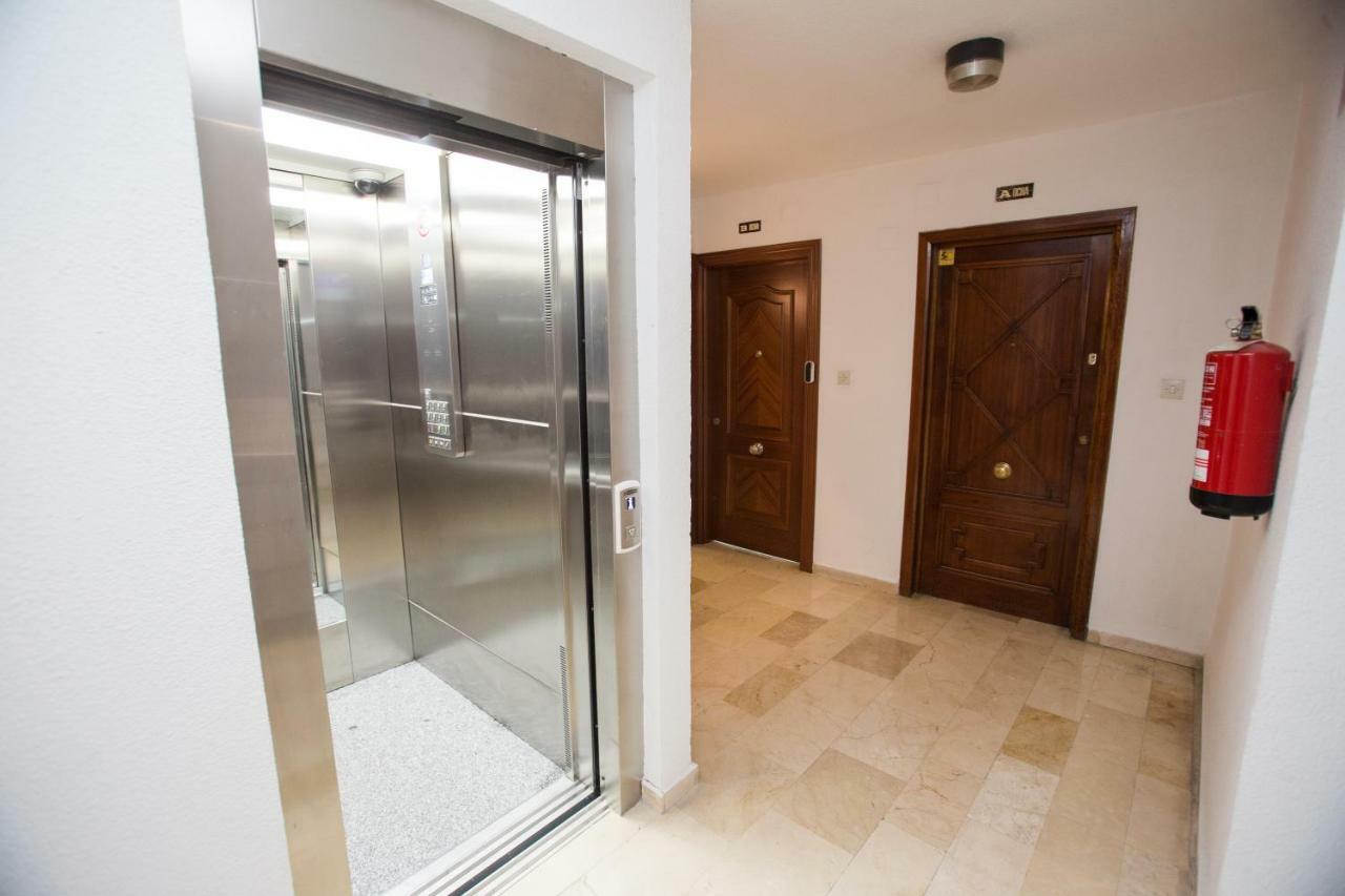 Apartament Center Deluxe Grenada Zewnętrze zdjęcie